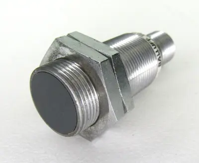 USED Balluff BES M18MD1-PSC12B-S04G