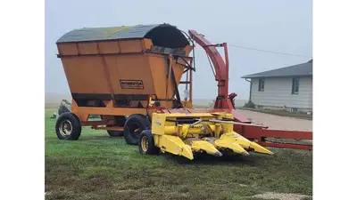 Used NEW HOLLAND FP230 Forage Harvester North Dakota US | Trustworthy Equipment #1403435