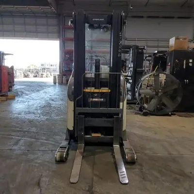 USED 2016 CROWN RR5725-45