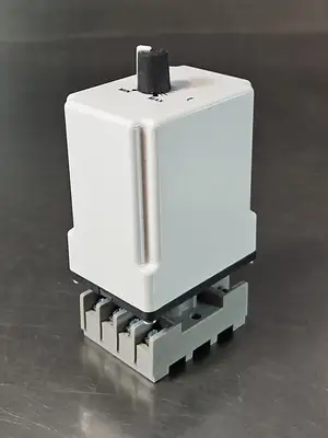 Eaton TMR5N08120 / 51X120 (Time Mark) Time Delay Relay 120AC/DC (BIN412)