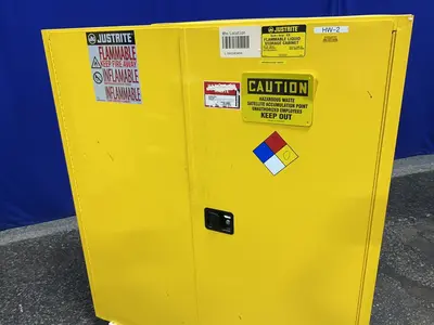 Used JUSTRITE _UNKNOWN_ Cabinets Ohio US | HGR 24 #1343771