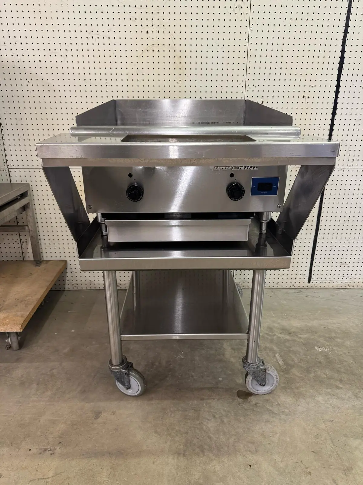 Used Imperial Used 24" Imperial ISCE-24 Thermostatic Gas Griddle with Equipment Stand Commercial Flat Top Griddles Illinois US | Falcon Restaurant Supply #1375717