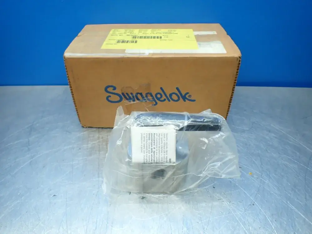 NEW SWAGELOK SS45ZF8ND