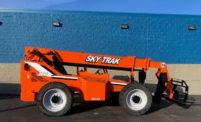 USED 2019 SkyTrak 10042