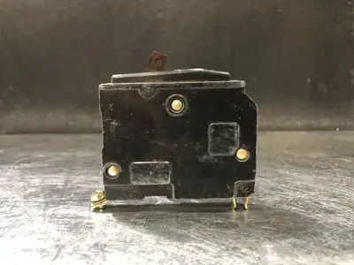 NEW SQUARE D QOB120CP