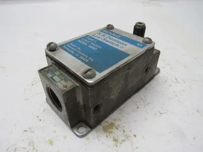 Gould Modicon L100WNS Severe Duty Limit Mill Switch NEMA A600