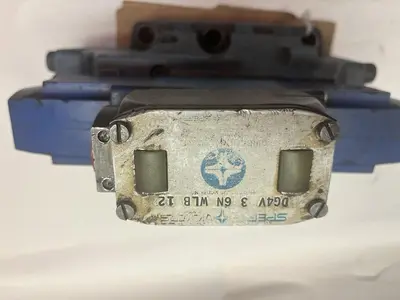 USED VICKERS DG5S-8-2N-WLB-11