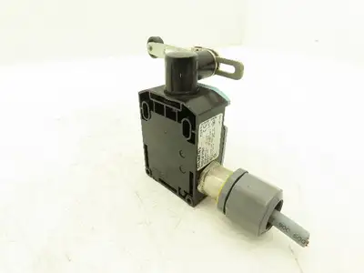 Siemens 3SE5 122-0PB01 Limit Switch With Adjustable Arm & Spring Return