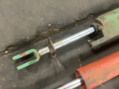 Used _UNKNOWN_ _UNKNOWN_ Hydraulic Cylinders Michigan US | Miedema Asset Management Group #1311852