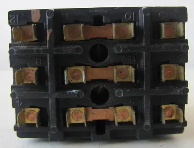 USED SQUARE D 8965