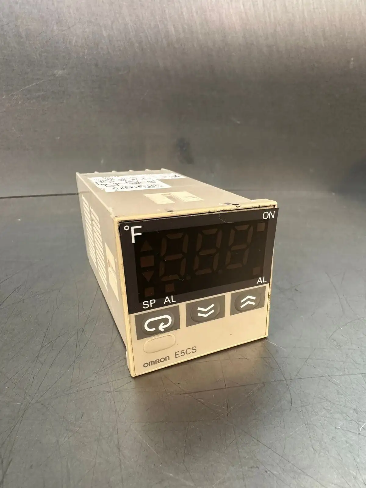 Omron E5CS-Q1KJX-F Temperature Controller 100-240V (4.2.5)