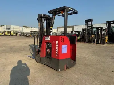 Used RAYMOND 425C35TT 3-Wheel Stand up Electric Counterbalance Forklifts Illinois US | Somerset Equipment Sales #1546199