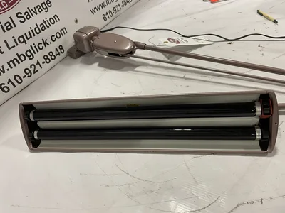 ARTICULATING UV LIGHT/LAMP