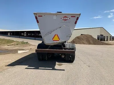 USED 2001 INTERNATIONAL 4900
