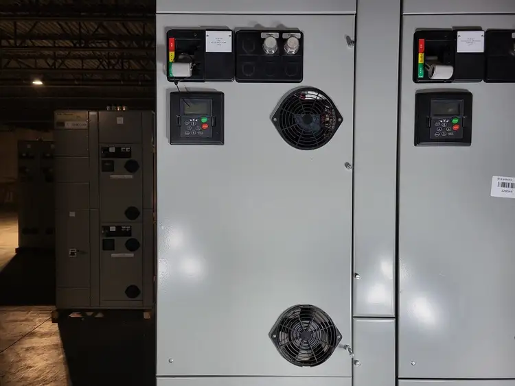 Used EATON CUTLER-HAMMER SVX025A1-5A4N1 Switchgears British Columbia CA | Lenmark #240287