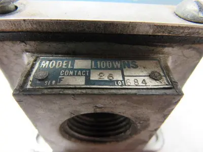 Gould Modicon L100WNS Severe Duty Limit Mill Switch NEMA A600