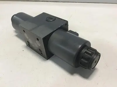 USED REXROTH 4WE10Q30/CG24N9Z4