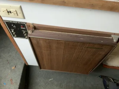 USED 1987 RINKER FIESTA VEE 250