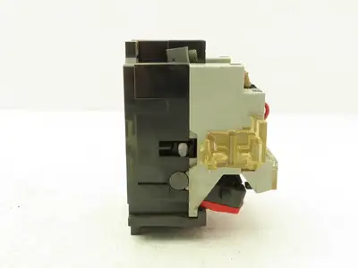 Arrow Hart AH33-233-U Motor Starter Contactor 3Ph 25Hp Size 3 550VAC W/480V Coil