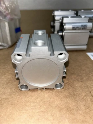 NEW SMC CDQ2B40-5D