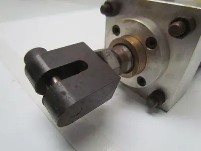 Used YATES _UNKNOWN_ Pneumatic Cylinders | Arrow Industrial #612480