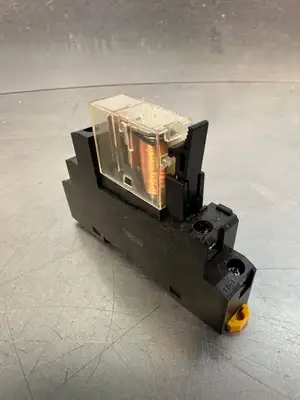 USED Allen-Bradley 700-HN121+700-HK36Z24-4