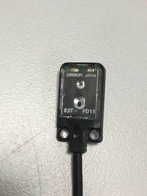 USED OMRON E3T-FD11