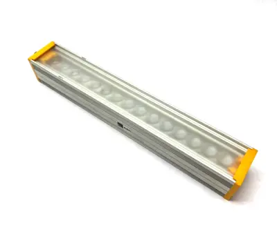 USED EFFILUX ILLUMINATION FLOOD LIGHT BAR