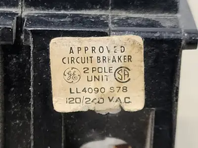 15 Amp, 2 Poles, 120/240 volts Circuit Breaker