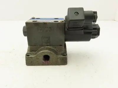 Tokimec DG4V-3-2A-M-U1-H-7-52 Directional Valve w/4-Port D03 Hydraulic Manifold