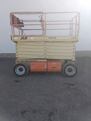 USED 2016 JLG 4069LE