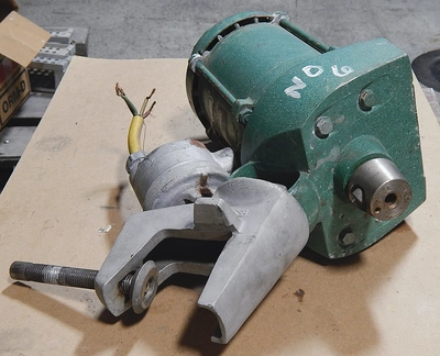 USED LIGHTNIN PORTABLE CLAMP MOUNT MIXER XD-30AM