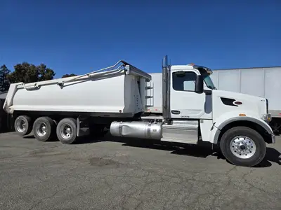 USED 2023 PETERBILT 567