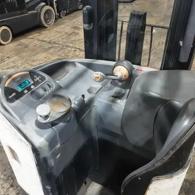 USED 2016 CROWN RR5725-45