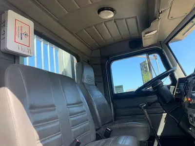 USED 1999 PETERBILT 330