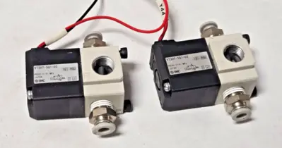 Lot of 2 SMC VT307-5G1-02 vt/vo valve, VT3/VO3 SOL VALVE 3-PORT