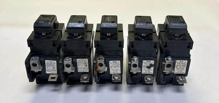 Used ITE P240 Circuit Breakers | Surplus Asset Holdings #1189173