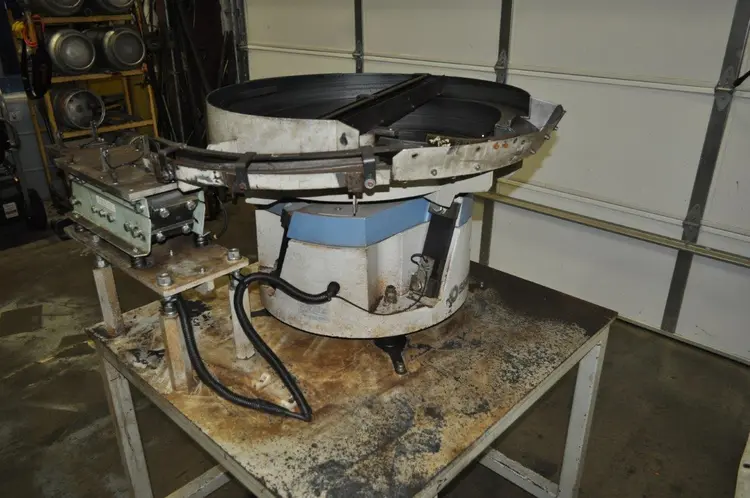 Used SHINKO LF-30/CIS-N-104 Vibratory Bowl Feeder Connecticut US | HARITON MACHINERY COMPANY #468214