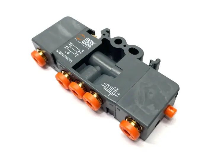 New | in-Stock Metal Work Pneumatic Valve 5-Port 4mm 218PSI Valves/Fittings Michigan US | Maverick Industrial Sales #1399995