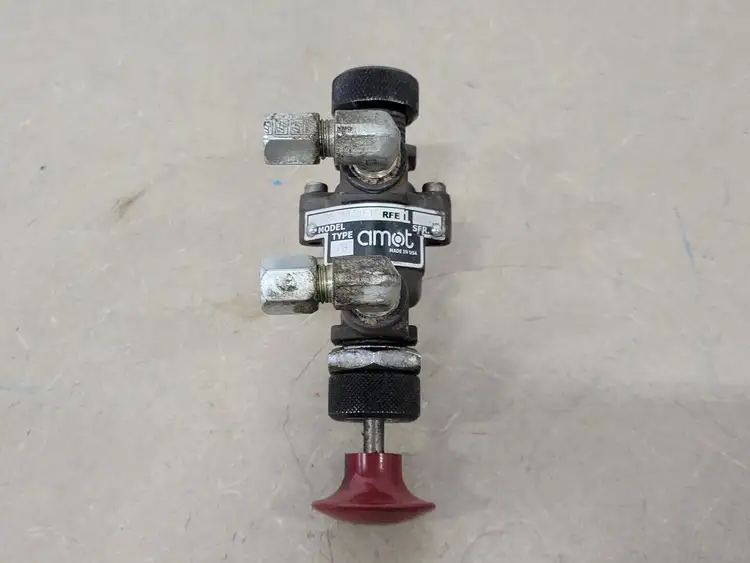 Used AMOT 4057D020F1 Parts (Hydraulics and Pneumatics) British Columbia CA | Lenmark #264873