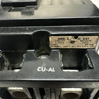Used GE TE122100 Circuit Breakers | Surplus Asset Holdings #1189165