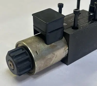 Used DENISON A4D0132080302B1G0Q Solenoid Valves Ohio US | Surplus Asset Holdings #1338414