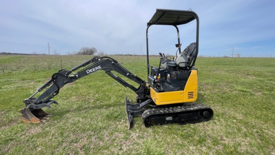 USED 2019 Deere 17G