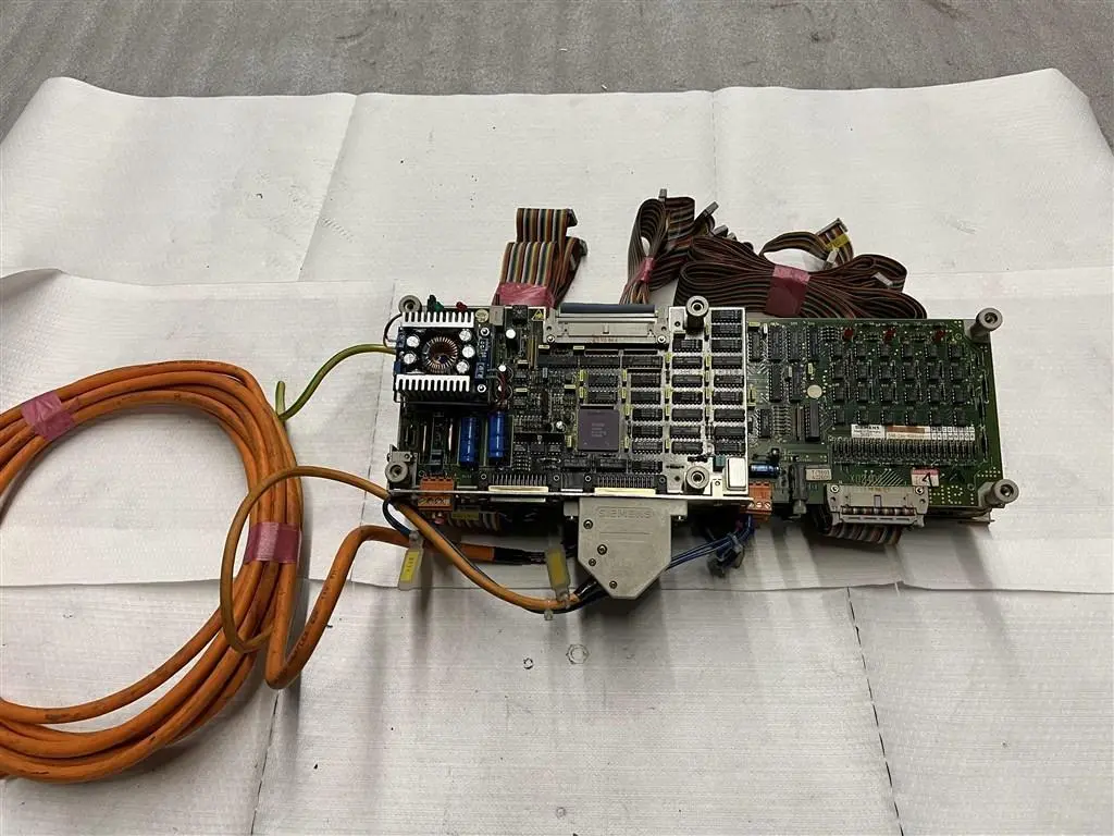 USED SIEMENS SIEMENS 64E/32 6FC3984 - 3RA + 6FX1124-6AA02