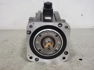 NEW YASKAWA SGMRS-37A2A-YR13