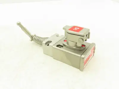 Allen Bradley 440T-MSALE10DC Guardmaster Trapped Key Interlock Switch No Key