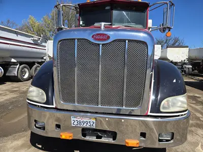 USED 2013 PETERBILT 384