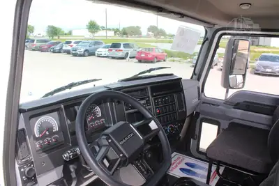 New | in-Stock 2025 MACK MD6 Hooklifts & Roll-Offs Texas US | Roll Off Truck World #1491879