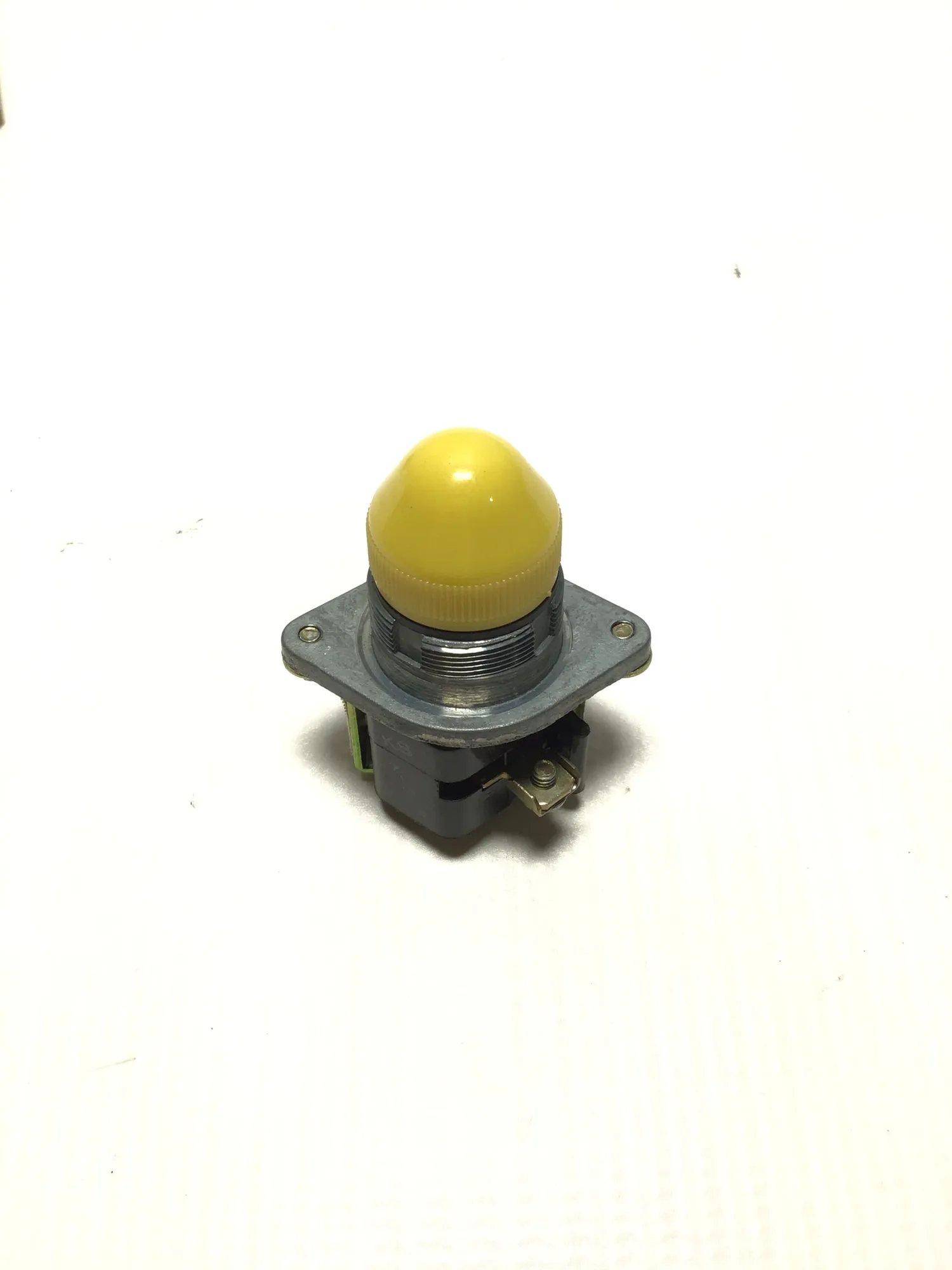 GE CR2940UC212D2 Heavy-Duty Oil-Tight Yellow Indicator Light