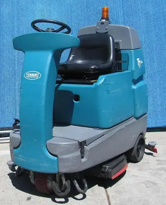 USED TENNANT T7
